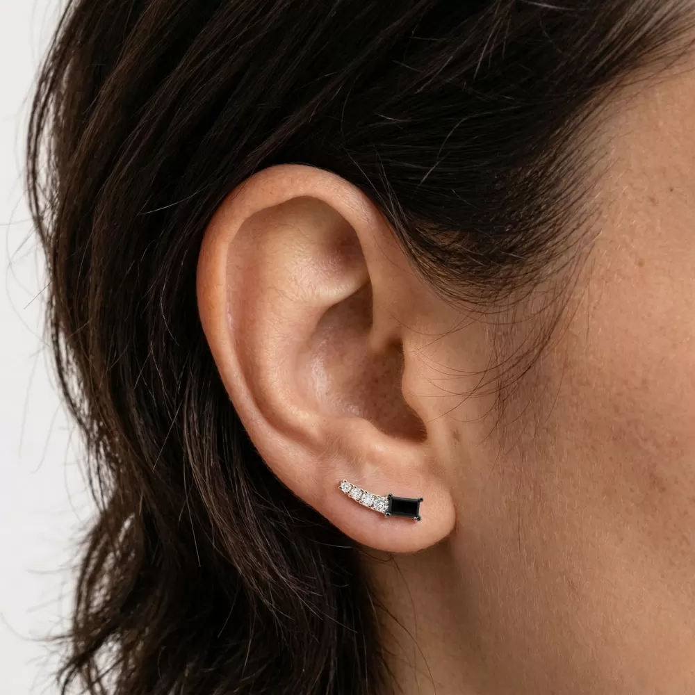 Aros en oro rosa con diamantes Fancy Black talla rectangular y diamantes talla brillante .