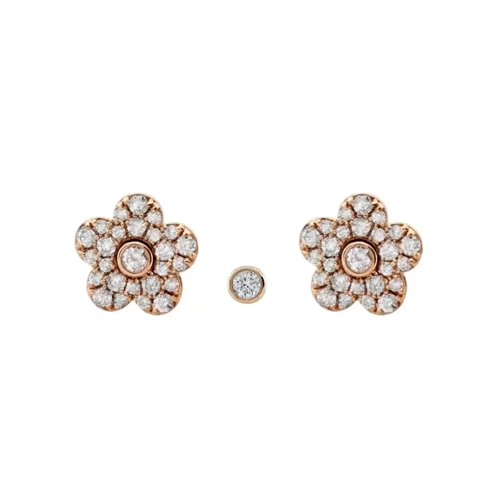Aros en oro rosa con diamantes talla brillante.