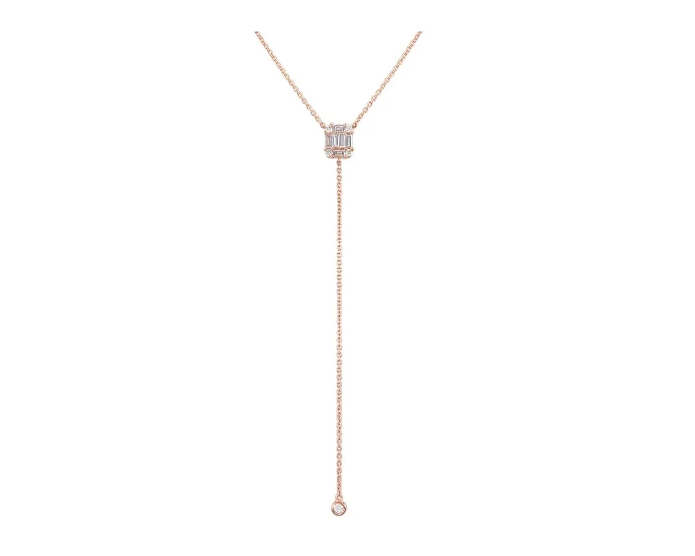 Collar en oro rosa con diamantes talla baguette y brillante.
