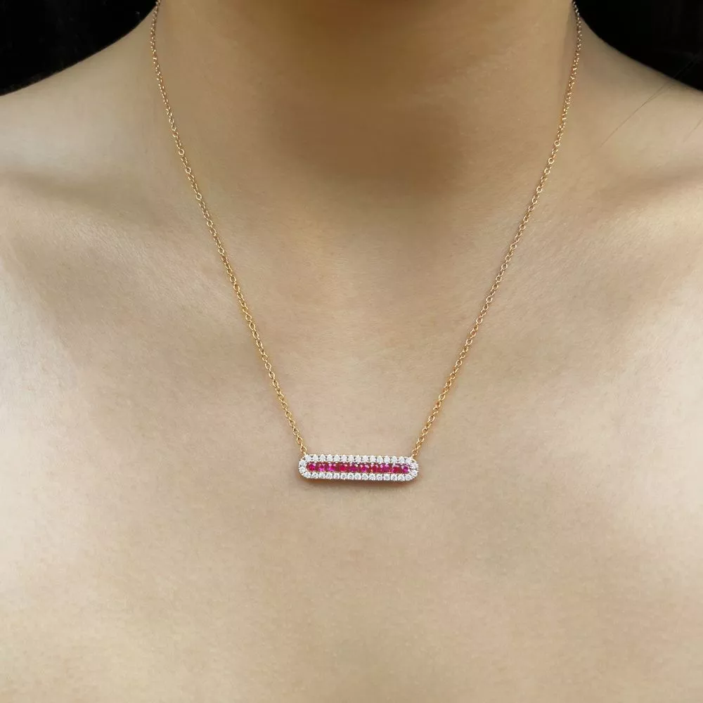 Necklace in rose gold set with brilliant-cut rubies and brilliant-cut diamonds.