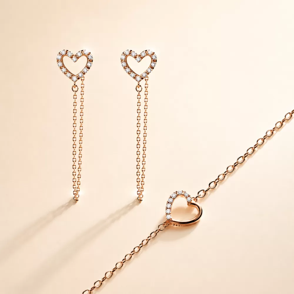 Pulsera en oro rosa con diamantes talla brillante.